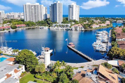 Condo in Aventura, Florida, 3 bedrooms № 2038698 - photo 26