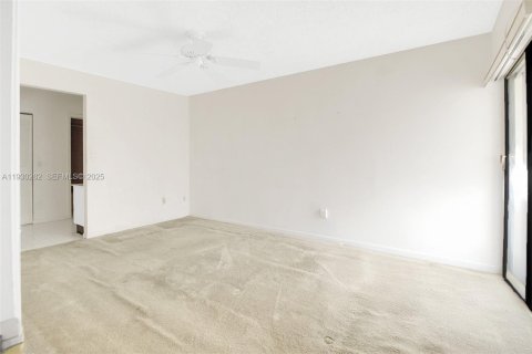 Condo in Aventura, Florida, 3 bedrooms № 2038698 - photo 14