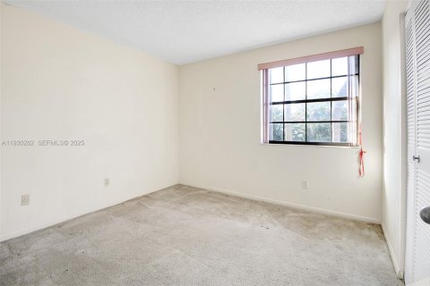 Condo in Aventura, Florida, 3 bedrooms № 2038698 - photo 12