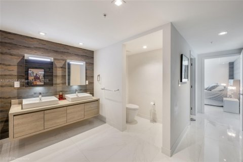 Снять в аренду квартиру в Санни-Айлс-Бич, Флорида 3 спальни, 158.4м2, № 1964999 - фото 9