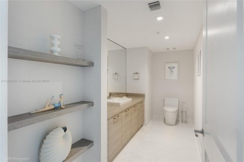 Снять в аренду квартиру в Санни-Айлс-Бич, Флорида 3 спальни, 158.4м2, № 1964999 - фото 13