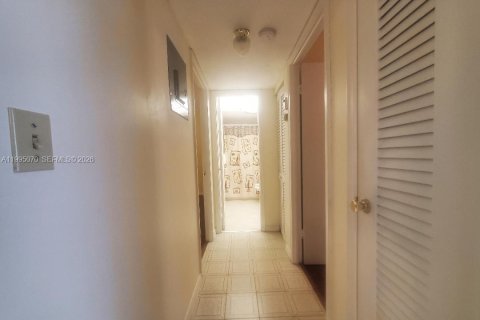 Снять в аренду кондоминиум в Халландейл-Бич, Флорида 2 спальни, 101.45м2, № 2062610 - фото 13