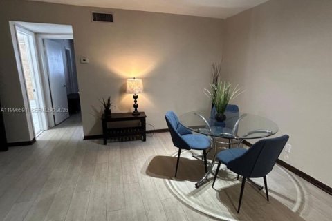 Condominio en alquiler en Hallandale Beach, Florida, 1 dormitorio, 57.6 m2 № 2058641 - foto 4