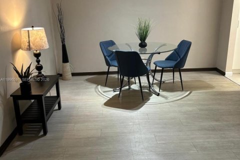 Condominio en alquiler en Hallandale Beach, Florida, 1 dormitorio, 57.6 m2 № 2058641 - foto 3