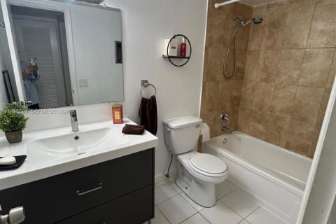 Condominio en alquiler en Hallandale Beach, Florida, 1 dormitorio, 57.6 m2 № 2058641 - foto 8