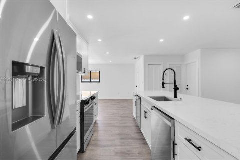 Купить виллу или дом в Майами, Флорида 4 спальни, 212.65м2, № 2005473 - фото 7