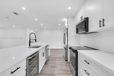 Купить виллу или дом в Майами, Флорида 4 спальни, 212.65м2, № 2005473 - фото 6