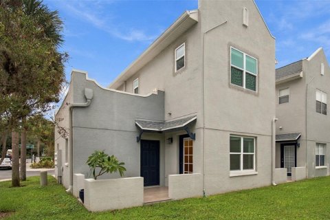 Townhouse in Tampa, Florida 2 bedrooms, 117.15 sq.m. № 2413631 - photo 29