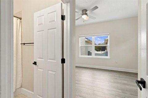 Townhouse in Tampa, Florida 2 bedrooms, 117.15 sq.m. № 2413631 - photo 20