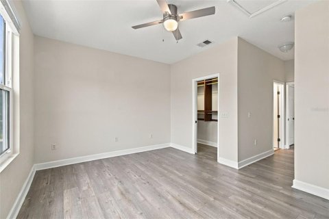 Townhouse in Tampa, Florida 2 bedrooms, 117.15 sq.m. № 2413631 - photo 17