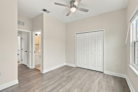 Townhouse in Tampa, Florida 2 bedrooms, 117.15 sq.m. № 2413631 - photo 22