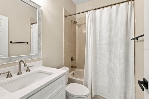 Townhouse in Tampa, Florida 2 bedrooms, 117.15 sq.m. № 2413631 - photo 23