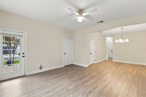 Townhouse in Tampa, Florida 2 bedrooms, 117.15 sq.m. № 2413631 - photo 8