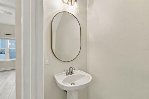 Townhouse in Tampa, Florida 2 bedrooms, 117.15 sq.m. № 2413631 - photo 24