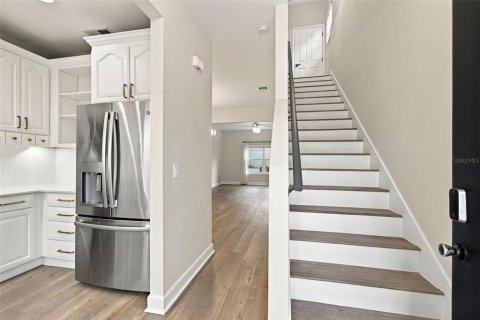 Townhouse in Tampa, Florida 2 bedrooms, 117.15 sq.m. № 2413631 - photo 2