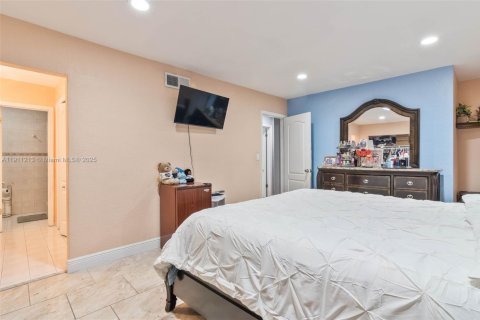 Touwnhouse à vendre à Hialeah, Floride: 2 chambres, 134.89 m2 № 1967493 - photo 22