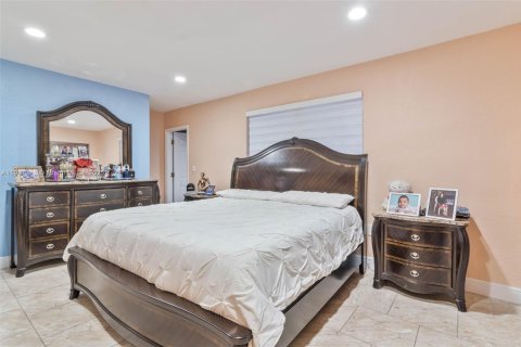 Touwnhouse à vendre à Hialeah, Floride: 2 chambres, 134.89 m2 № 1967493 - photo 21