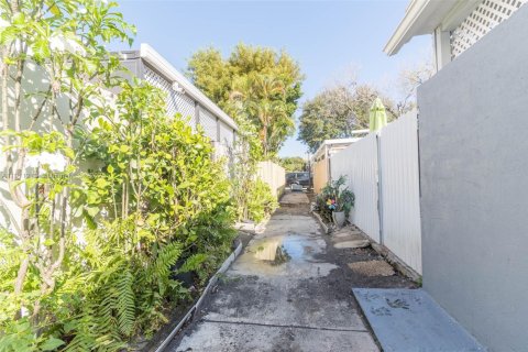 Touwnhouse à vendre à Hialeah, Floride: 2 chambres, 134.89 m2 № 1967493 - photo 30