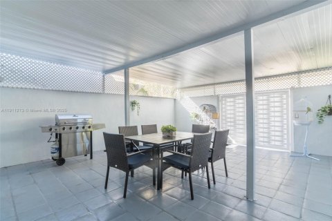 Touwnhouse à vendre à Hialeah, Floride: 2 chambres, 134.89 m2 № 1967493 - photo 26