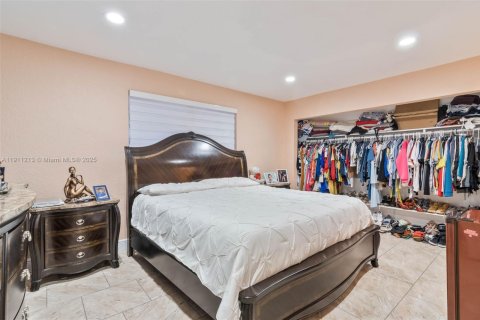 Touwnhouse à vendre à Hialeah, Floride: 2 chambres, 134.89 m2 № 1967493 - photo 20