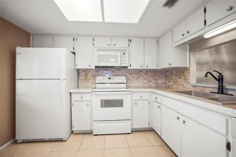 Купить кондоминиум в Клируотер, Флорида 8 комнат, 95.69м2, № 2208155 - фото 9