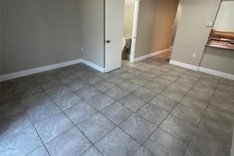 Снять в аренду квартиру в Лисбург, Флорида 3 комнаты, 87.14м2, № 1754675 - фото 6