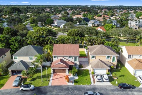 Villa ou maison à vendre à Boynton Beach, Floride: 4 chambres, 203.64 m2 № 2081665 - photo 2