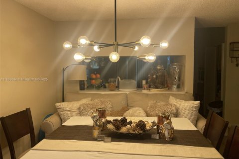 Townhouse in Plantation, Florida 2 bedrooms, 103.12 sq.m. № 1891507 - photo 23