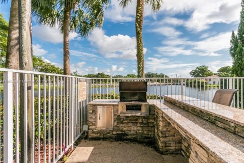 Townhouse in Plantation, Florida 2 bedrooms, 103.12 sq.m. № 1891507 - photo 3