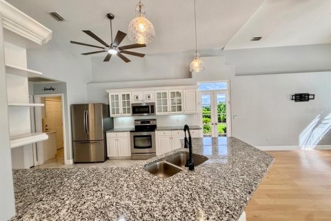 House in Ormond Beach, Florida 3 bedrooms, 197.05 sq.m. № 2217161 - photo 5
