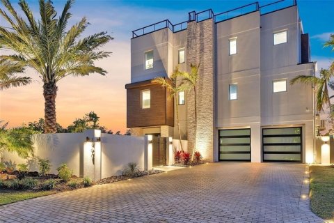 House in Sarasota, Florida 4 bedrooms, 306.02 sq.m. № 2306057