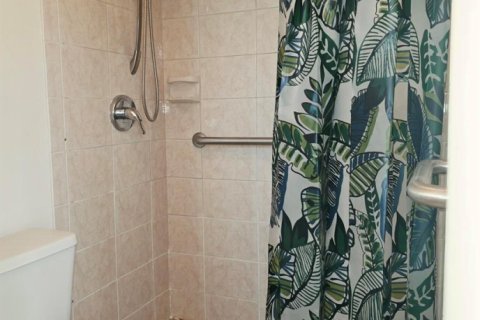 Купить кондоминиум в Лейк-Уорт, Флорида 3 комнаты, 97.45м2, № 2085794 - фото 11