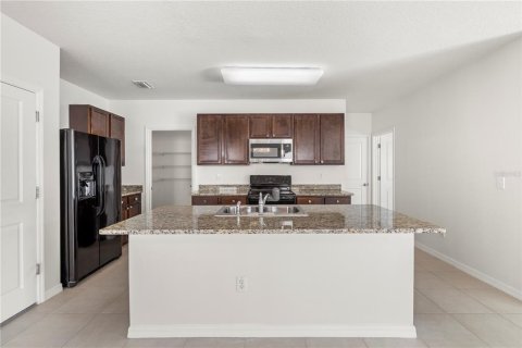 House in Wesley Chapel, Florida 5 bedrooms, 227.33 sq.m. № 2238505 - photo 14