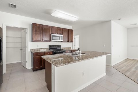 House in Wesley Chapel, Florida 5 bedrooms, 227.33 sq.m. № 2238505 - photo 15