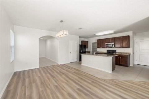 House in Wesley Chapel, Florida 5 bedrooms, 227.33 sq.m. № 2238505 - photo 10