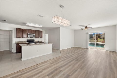 House in Wesley Chapel, Florida 5 bedrooms, 227.33 sq.m. № 2238505 - photo 9