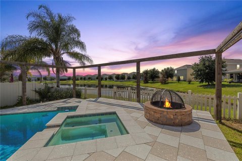 House in Wesley Chapel, Florida 5 bedrooms, 227.33 sq.m. № 2238505 - photo 3