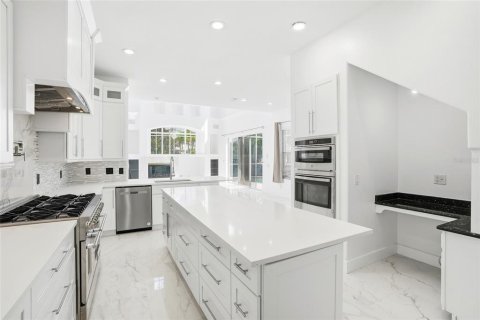 Купить виллу или дом в Тампа, Флорида 13 комнат, 345.04м2, № 2213919 - фото 12