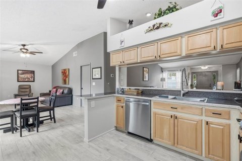 Villa ou maison à vendre à Tampa, Floride: 3 chambres, 151.8 m2 № 2230241 - photo 13