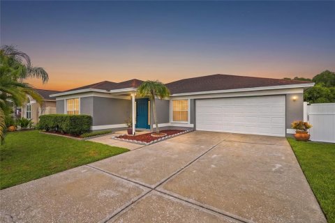 Villa ou maison à vendre à Tampa, Floride: 3 chambres, 151.8 m2 № 2230241 - photo 2