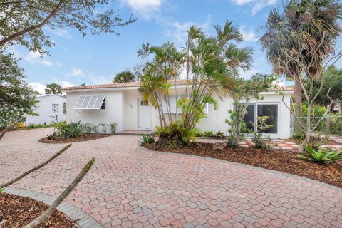 Villa ou maison à louer à West Palm Beach, Floride: 2 chambres, 133.41 m2 № 945141 - photo 1