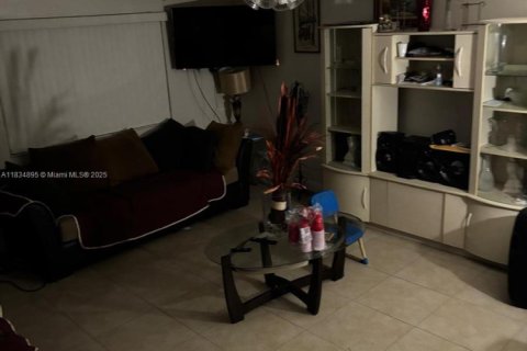 Townhouse in North Lauderdale, Florida 3 bedrooms, 130.81 sq.m. № 1820326 - photo 3