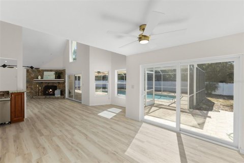 House in Tarpon Springs, Florida 3 bedrooms, 239.97 sq.m. № 2152117 - photo 22