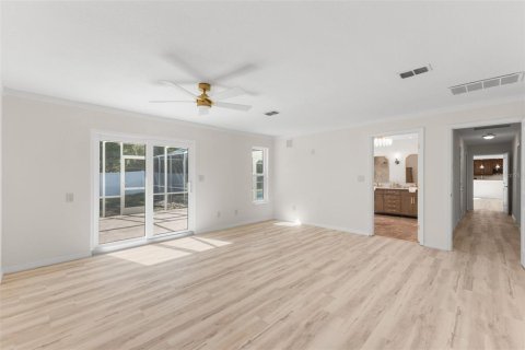 House in Tarpon Springs, Florida 3 bedrooms, 239.97 sq.m. № 2152117 - photo 29