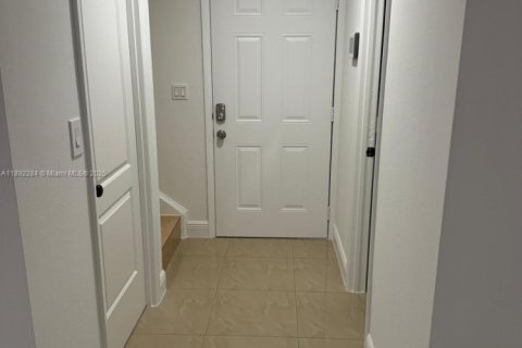 Condo in Hialeah, Florida, 3 bedrooms  № 1944238 - photo 8