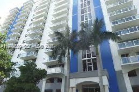 Кондоминиум с 2 спальнями в Майами, Флорида № 2005470