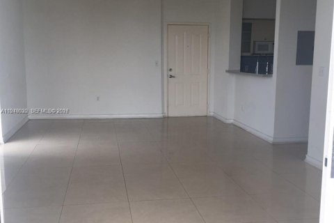 Купить кондоминиум в Майами, Флорида 2 спальни, 73.11м2, № 2005470 - фото 3