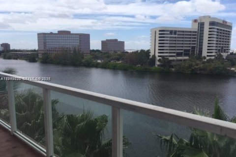 Купить кондоминиум в Майами, Флорида 2 спальни, 73.11м2, № 2005470 - фото 11