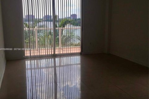 Купить кондоминиум в Майами, Флорида 2 спальни, 73.11м2, № 2005470 - фото 2