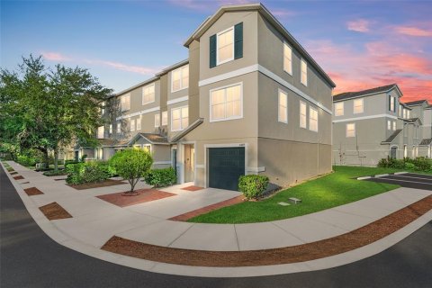 Townhouse in PALM RIVER TOWNHOMES in Tampa, Florida 3 bedrooms, 150.5 sq.m. № 1514302 - photo 24